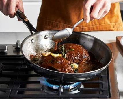 A chave para a seleção de materiais: Por que a qualidade dos utensílios de cozinha antiaderentes começa com matérias-primas de alta qualidade